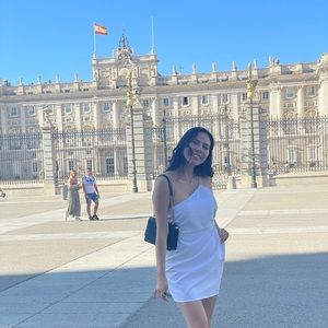 Meet your Posher, Livia